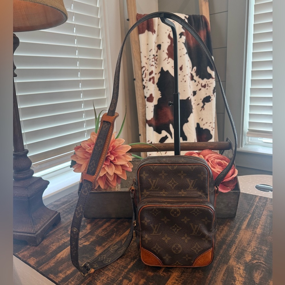 Louis Vuitton Vintage Monogram Amazon TH0972 w/COA